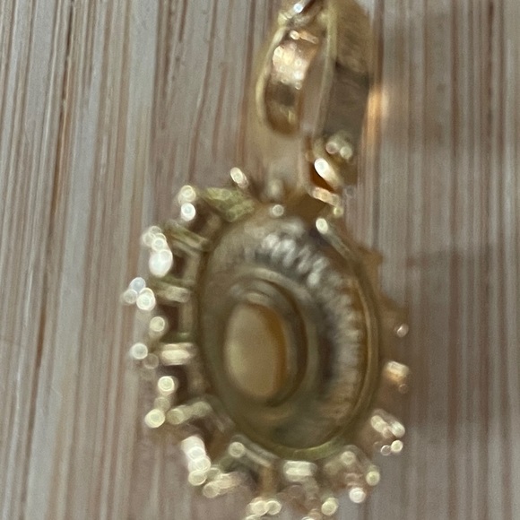 Roman Mother of Pear Gold Colored Diamond Accents Chain Pendant - Picture 6 of 8